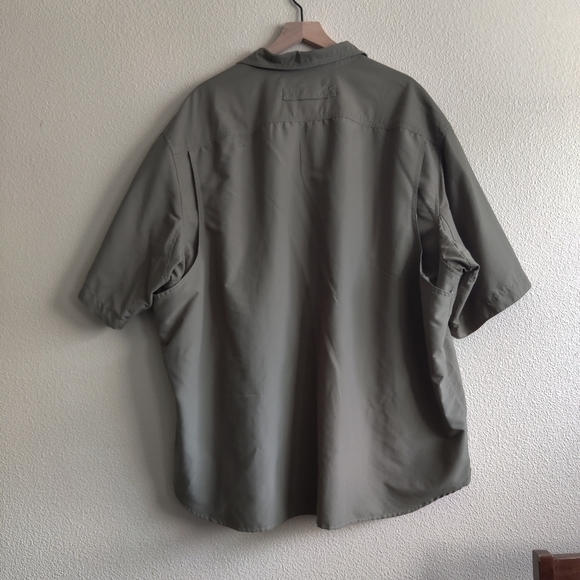 Duluth Trading Company Men's Button Down Shirt - Picture 2 of 5